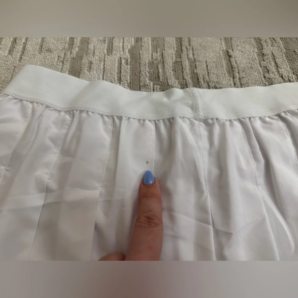 Alo Yoga White Pleated Varsity Tennis Skirt with Shorts - Size L